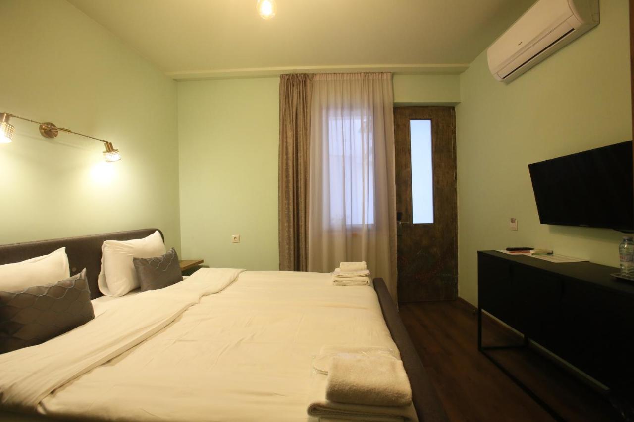 Boutique Kosher Hotel Tourfa Tbilisi Exterior photo